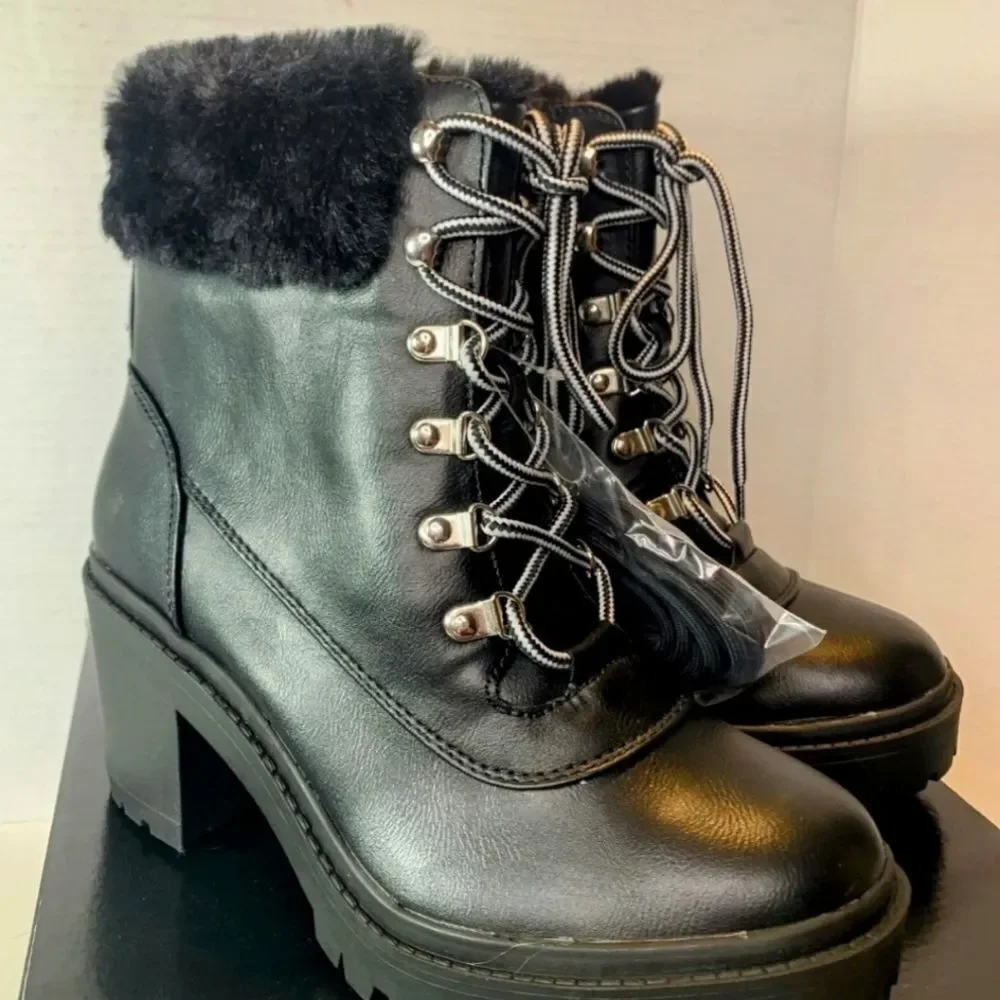 TORRID Extra wide black warm fur chunky winter Bootie (WW) 9.5 W NEW IN BOX